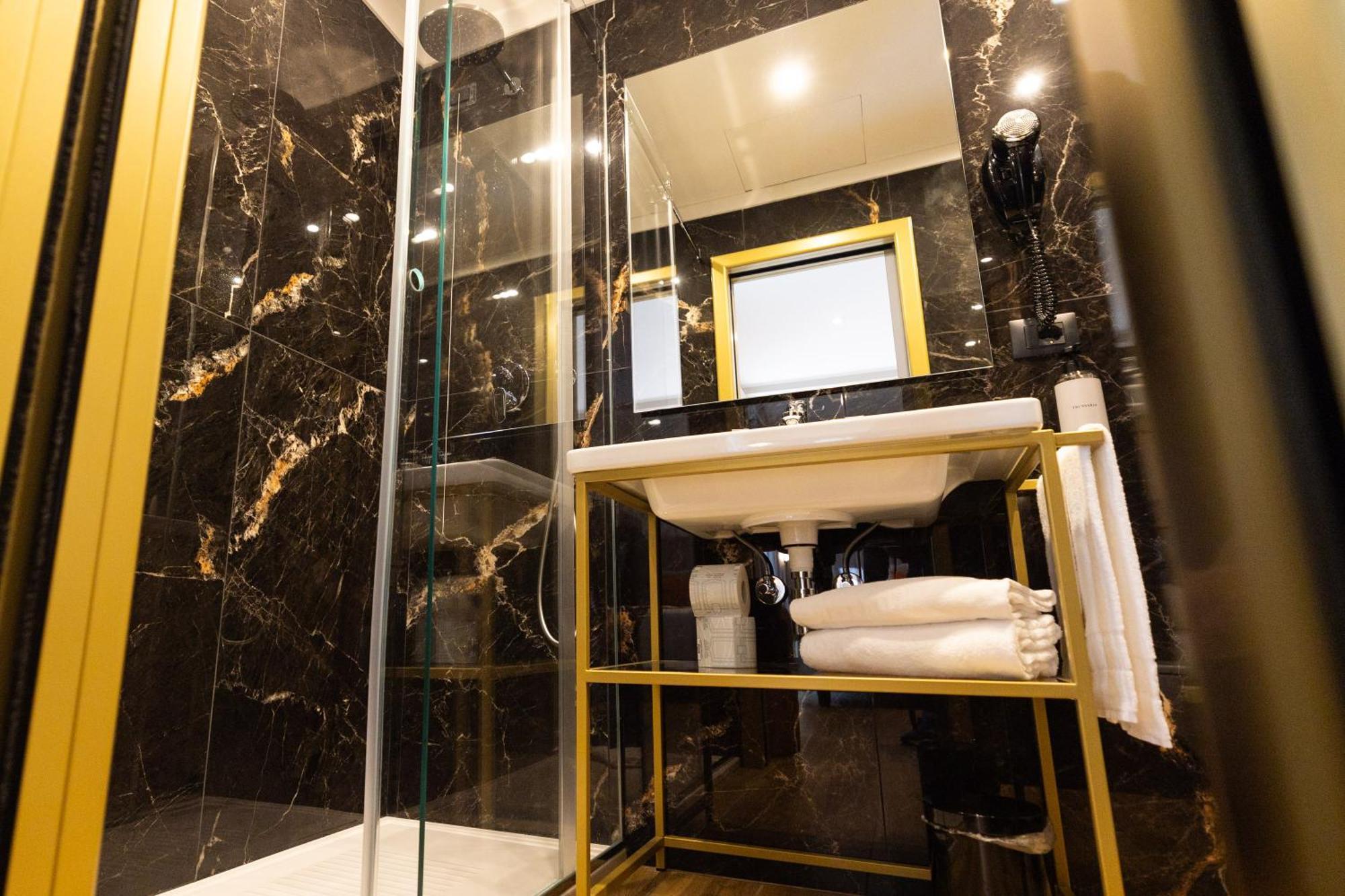 Mavi Luxury Suites Róma Kültér fotó